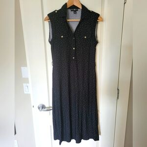 Sleeveless Polka dot dress button details
